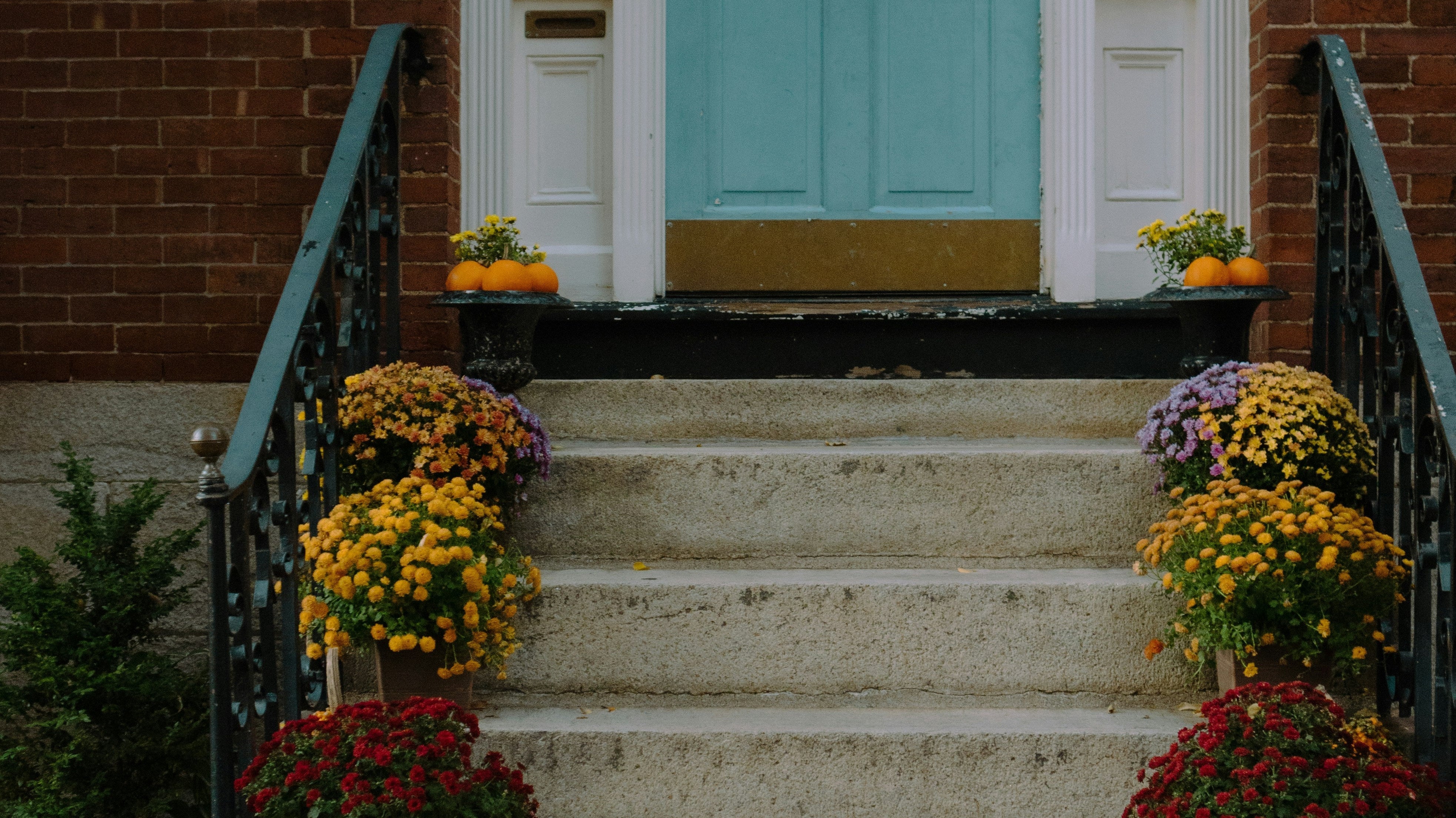 5 Spring Tips to Dress Up Your Doorway