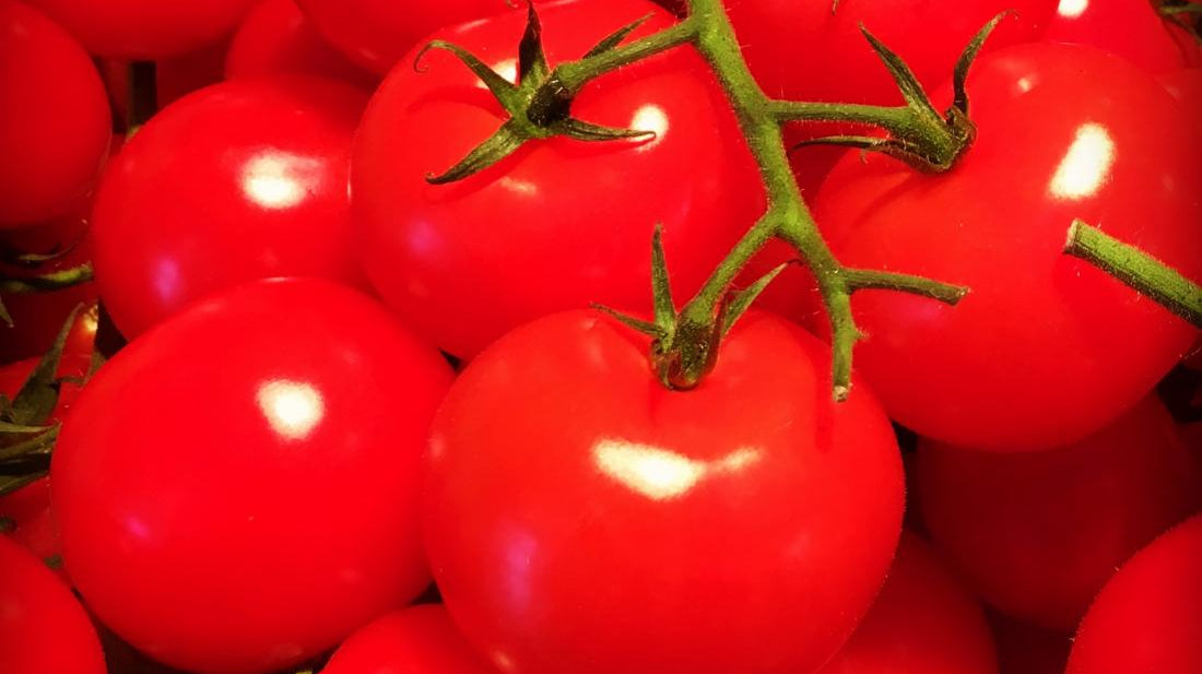 HOW TO MAKE QUICK, FRESH TOMATO SAUCE?