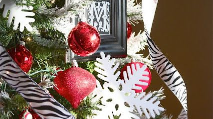 HOW TO DECORATE YOUR TREE LIKE A PRO ?