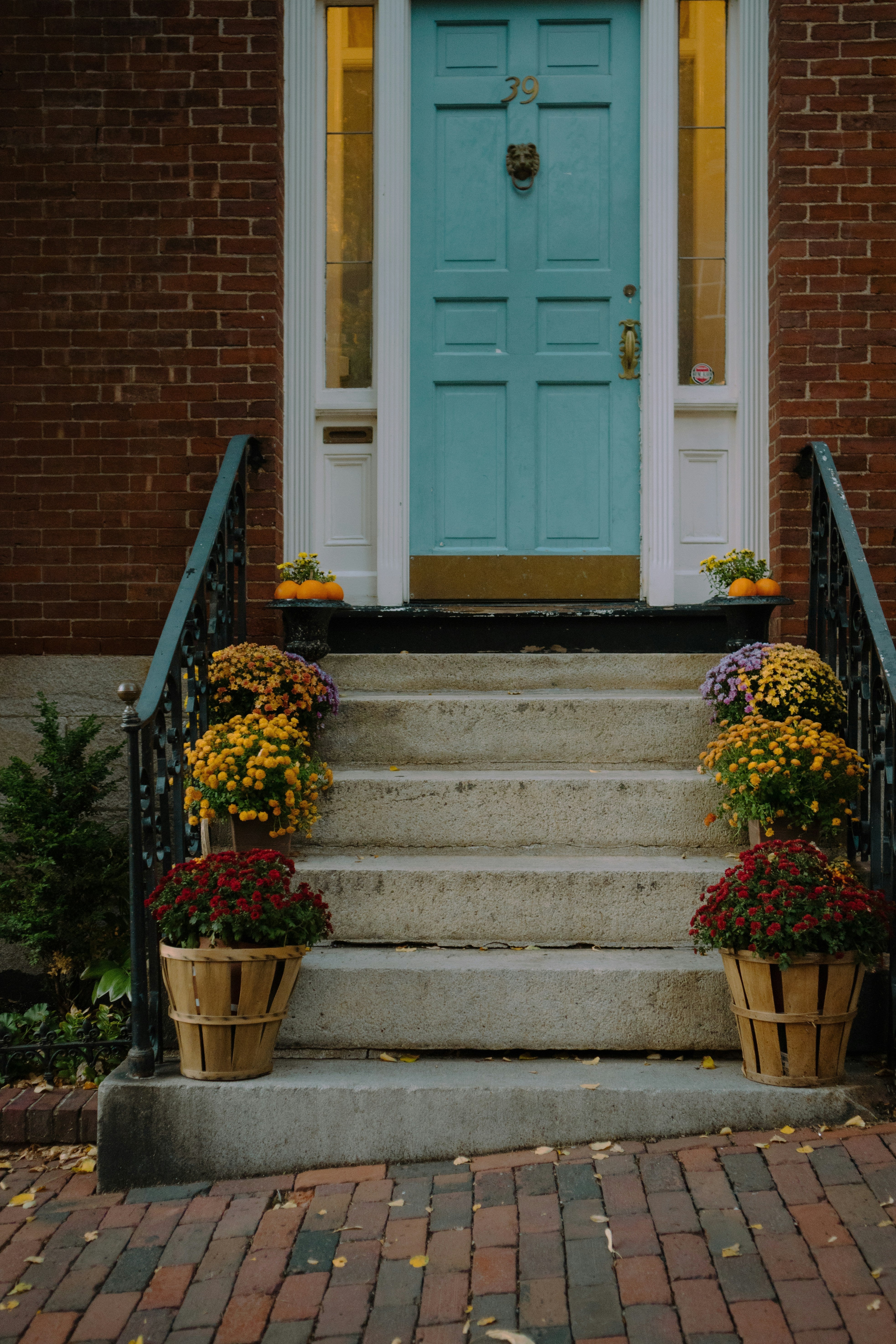 5 Spring Tips to Dress Up Your Doorway